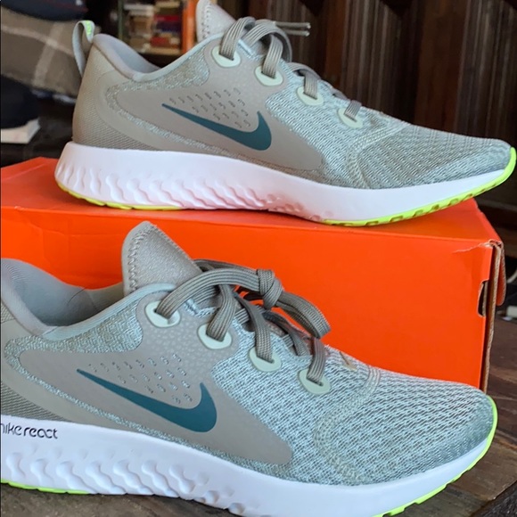 nike legend react teal